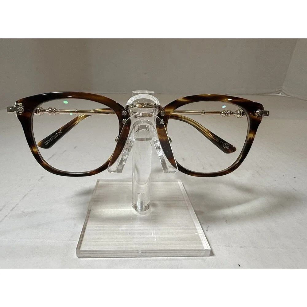 Diff eyeglasses are